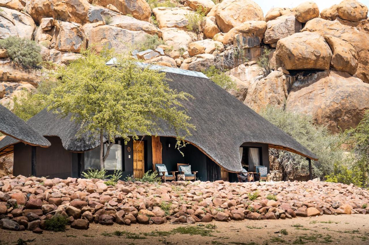 Ai Aiba - The Rock Painting Lodge 奥马鲁鲁 外观 照片